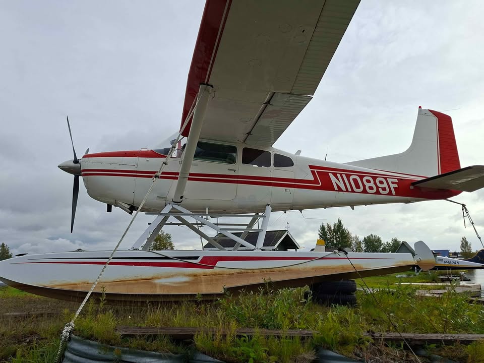 1975 Cessna C185f, photo 2