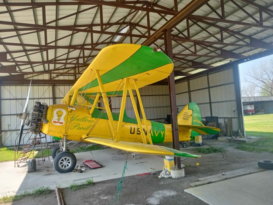 Navy biplane, photo 1