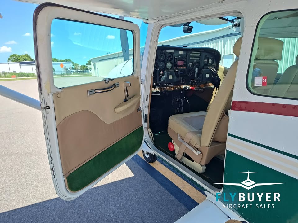 1976 Cessna 182P, photo 13