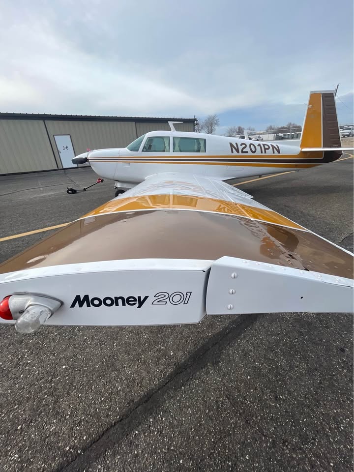 1977 Mooney M20J-201, photo 2