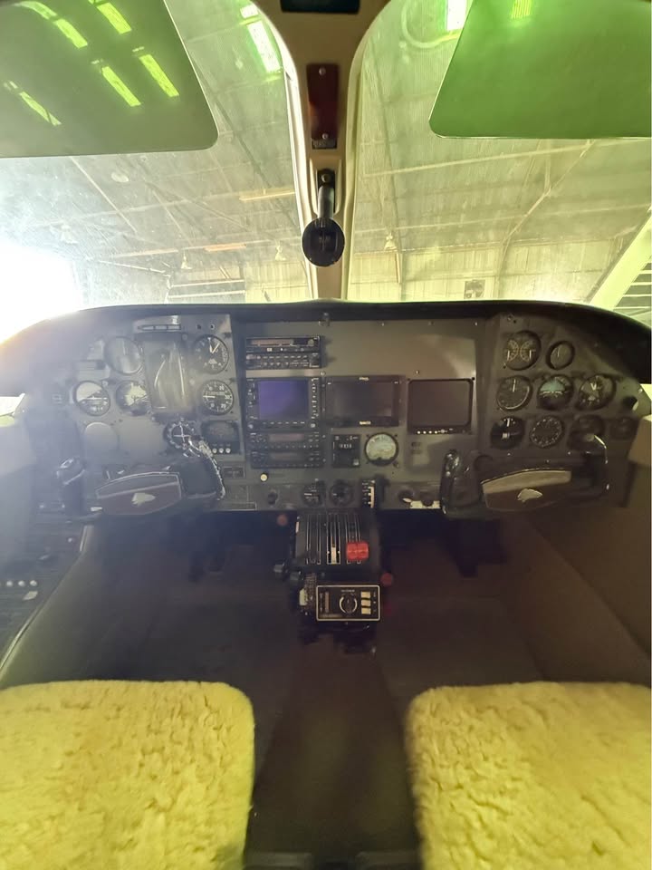 1970 Cessna 414, photo 16