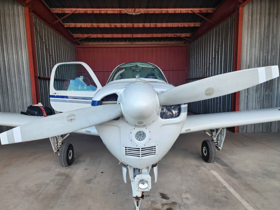 1965 Beechcraft Debonair, photo 2