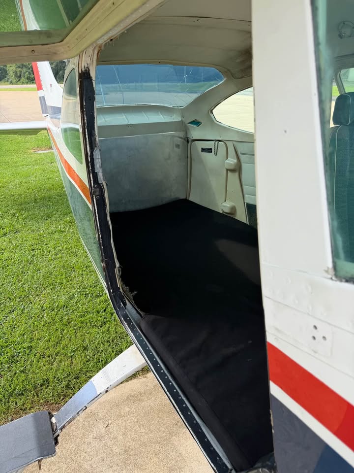 1964 Cessna 182h, photo 5