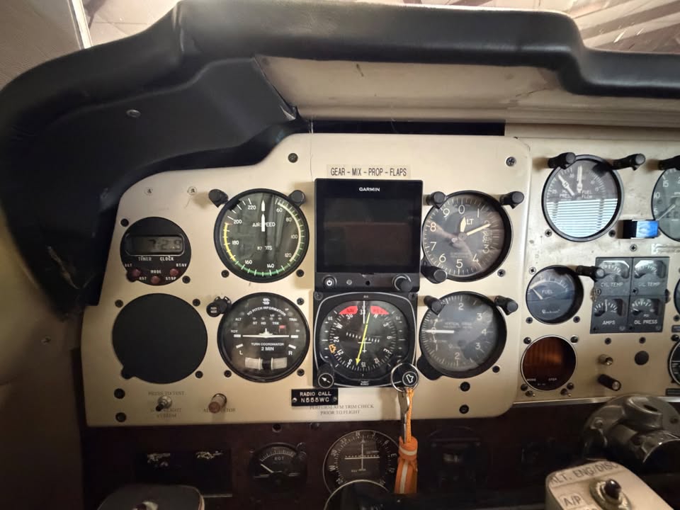 Beechcraft Bonanza F33A, photo 5