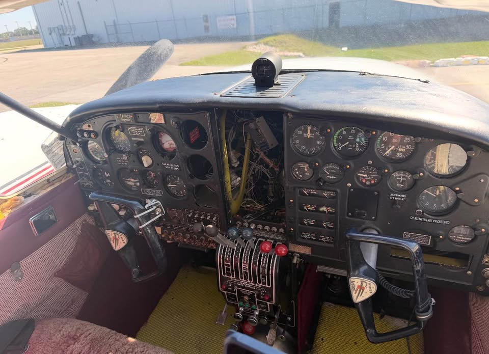 1966 Piper PA-23C Turbo Aztec, photo 3