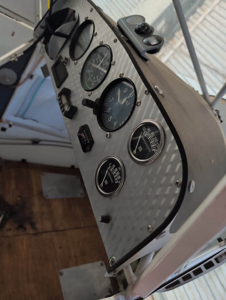 Airplane, photo 9