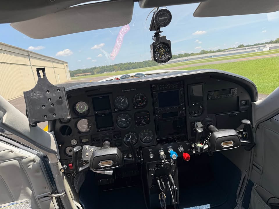 1976 Cessna 177 Cardinal, photo 3