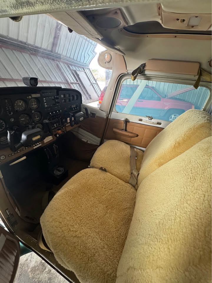 1974 Cessna 172M Skyhawk, photo 9