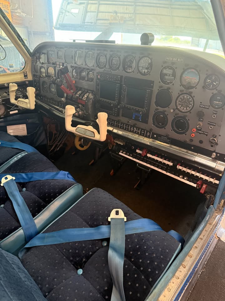 1951 Beechcraft twin bonanza, photo 2
