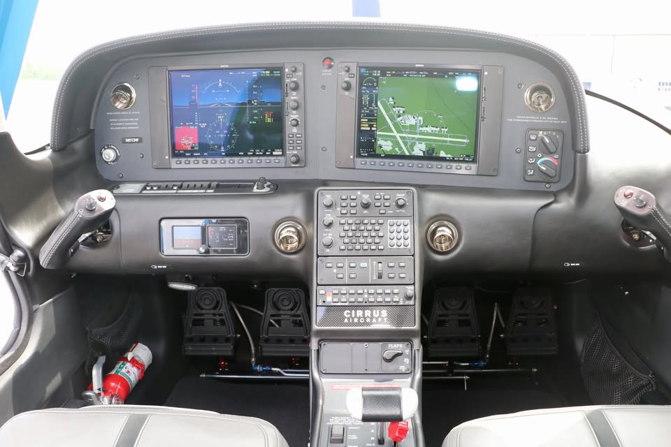 2016 Cirrus SR20, photo 13