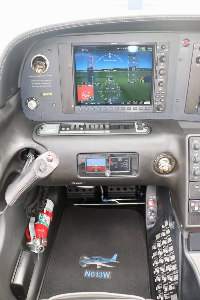 2016 Cirrus SR20, photo 14