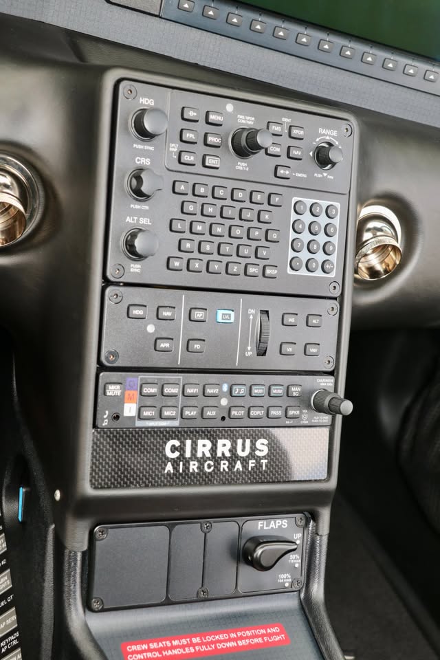 2016 Cirrus SR20, photo 16
