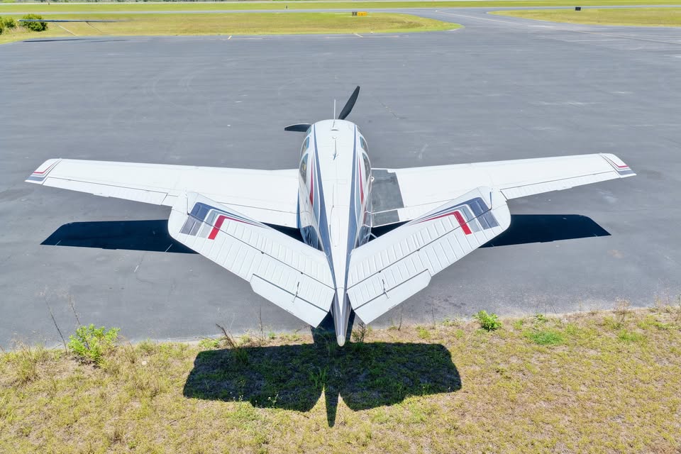 1966 Beechcraft V35 Bonanza, photo 4