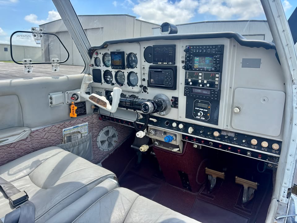 1966 Beechcraft V35 Bonanza, photo 7