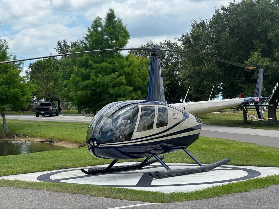 2008 Robinson R44 Clipper II, photo 2