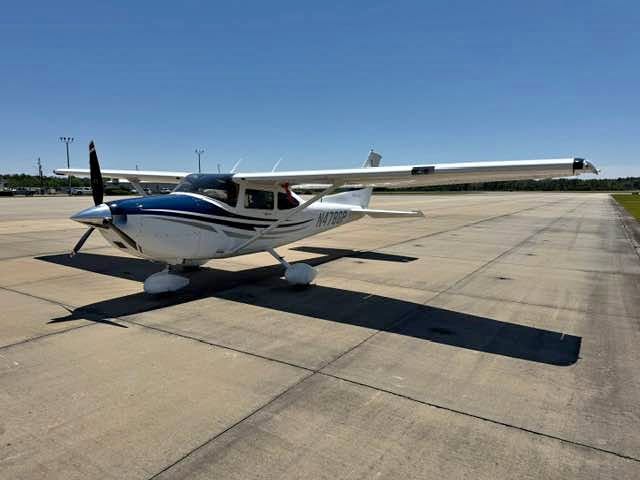 2005 Cessna 182, photo 1