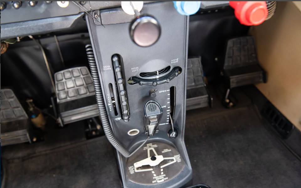 2004 Cessna 182T Skylane, photo 10