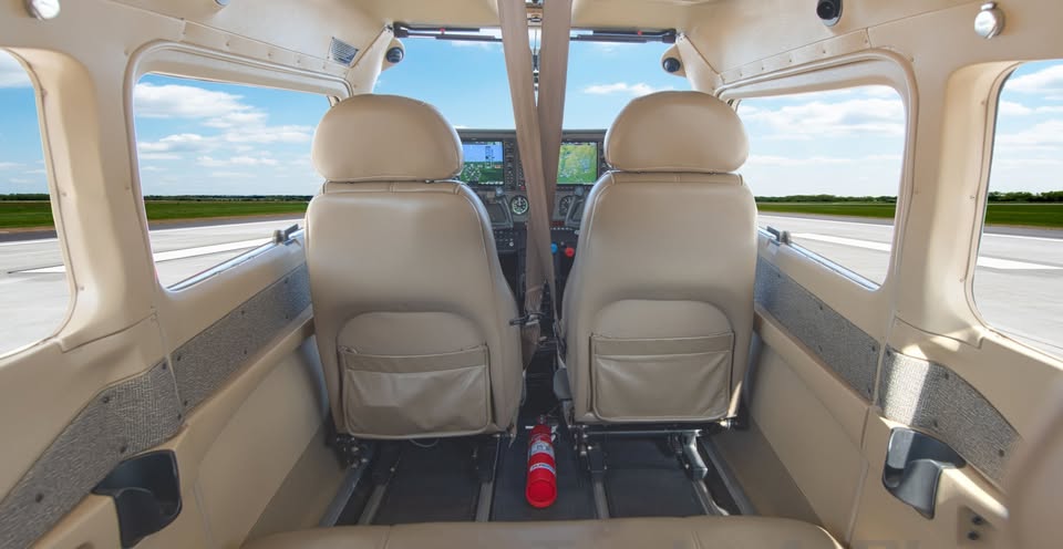 2004 Cessna 182T Skylane, photo 14