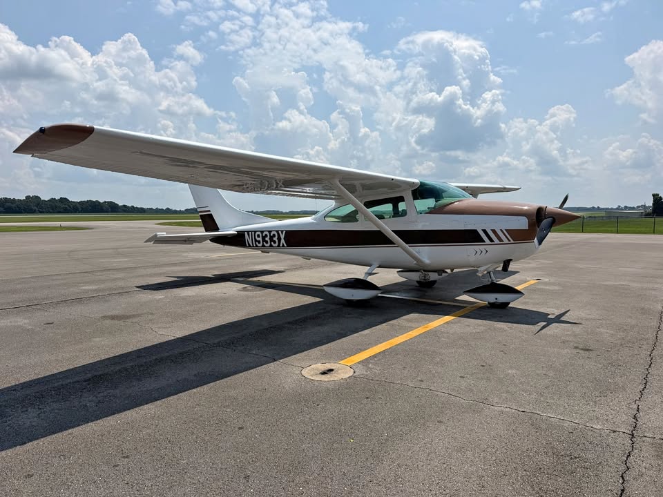 1965 Cessna 182h, photo 1