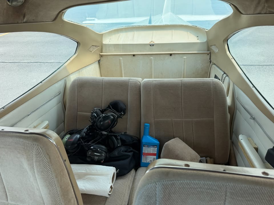 1965 Cessna 182h, photo 17