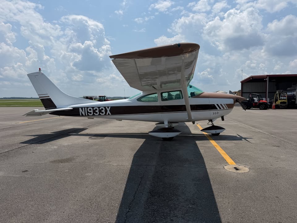 1965 Cessna 182h, photo 2