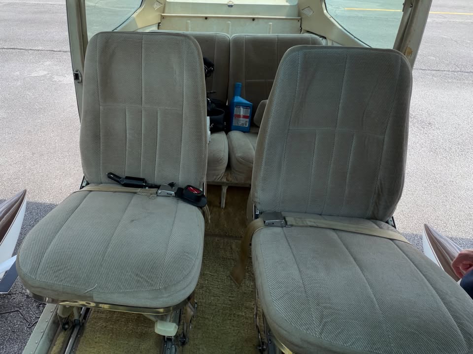 1965 Cessna 182h, photo 16