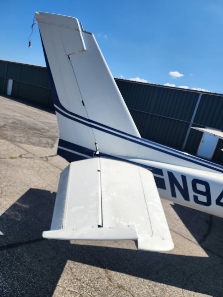 1983 Cessna 152, photo 2