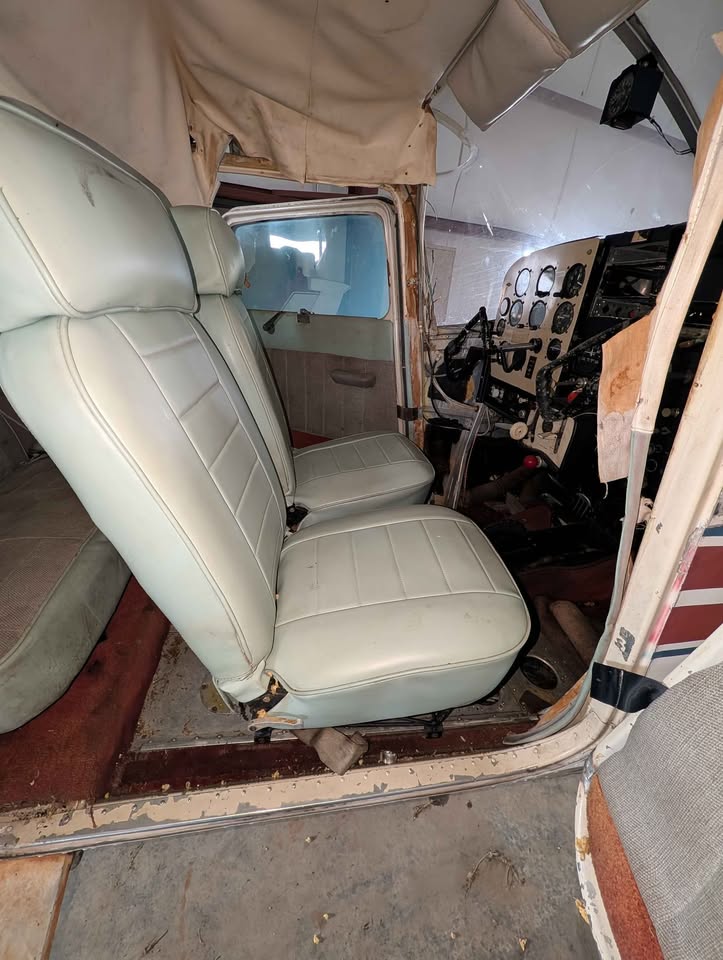 Cessna 210A, photo 10