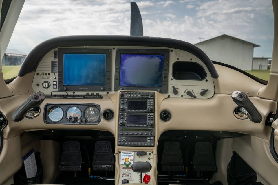2005 Cirrus SR22 G2, photo 18