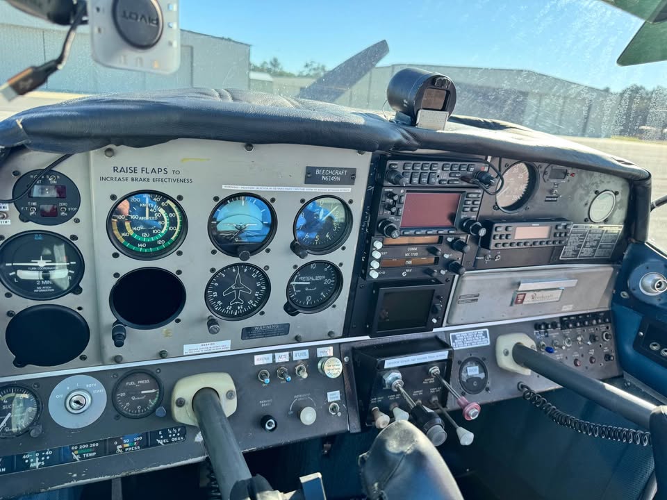 1969 Beechcraft Musketeer B23, photo 7