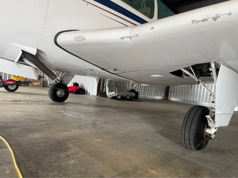 1962 Beechcraft B33 Debonair, photo 2