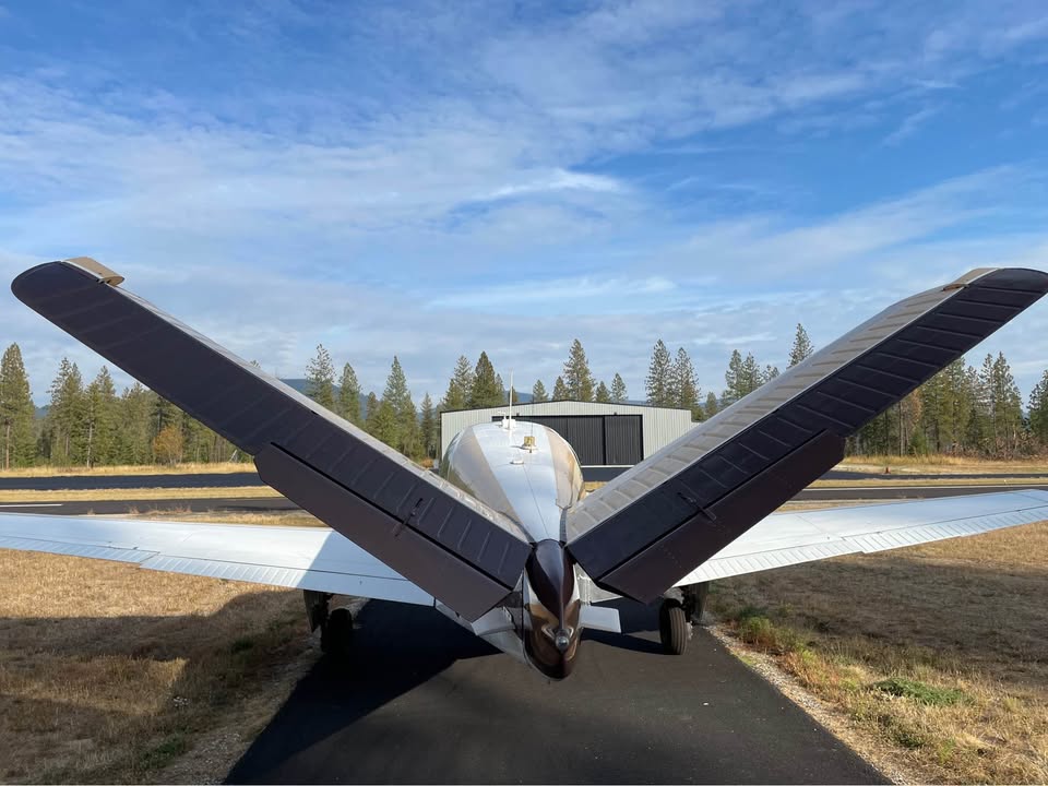 1961 Beechcraft Bonanza, photo 3