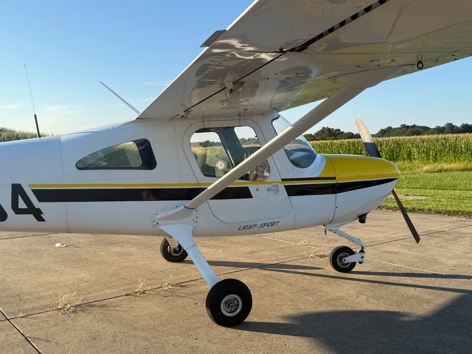 2010 Cessna 162 skycatcher, photo 8