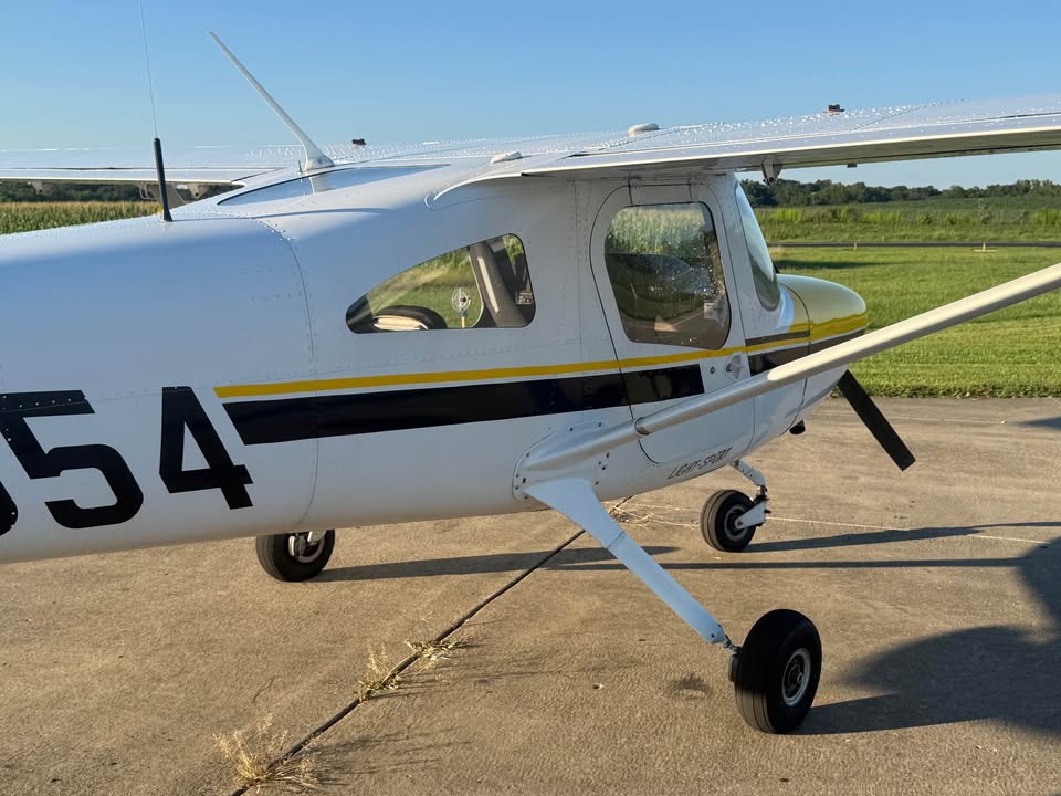 2010 Cessna 162 skycatcher, photo 11