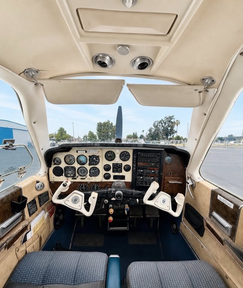 1976 Beechcraft Bonanza A36, photo 2