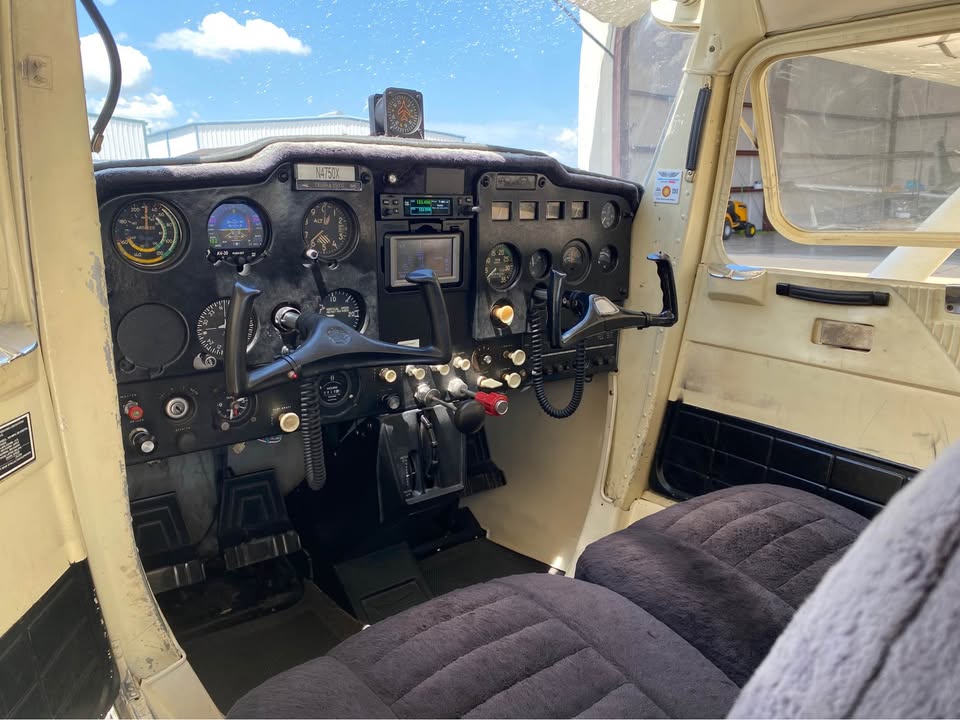 1967 Cessna 150, photo 2