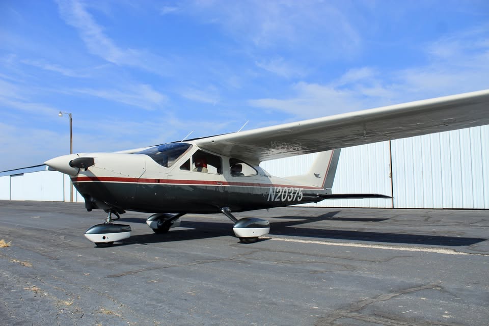 1977 Cessna Cardinal 177B, photo 2