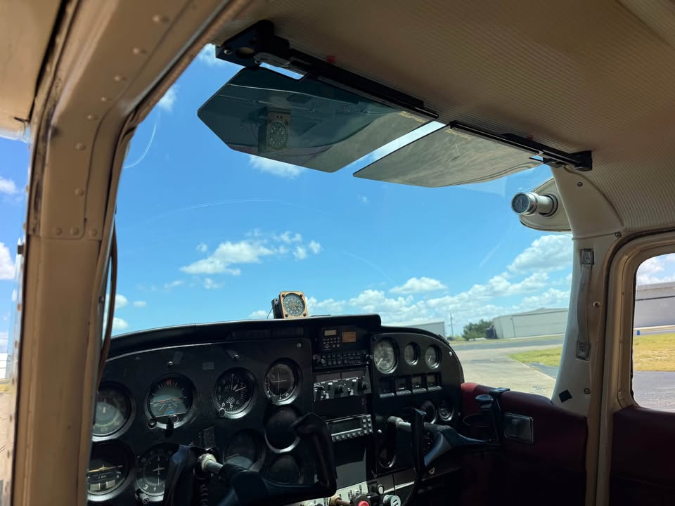 1968 Cessna 172, photo 3