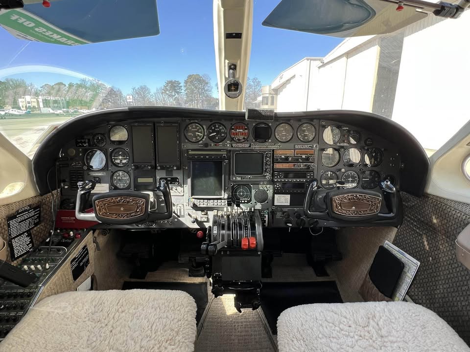 1974 Cessna 414, photo 2