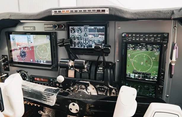 1979 Beechcraft Baron 58TC, photo 2