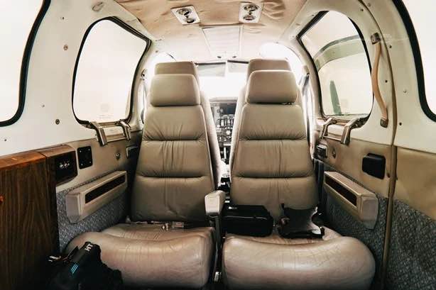 1979 Beechcraft Baron 58TC, photo 4