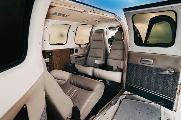 1979 Beechcraft Baron 58TC, photo 3