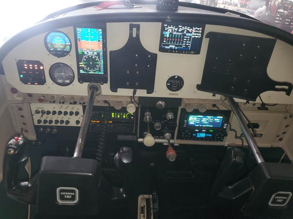 Fresh Annual Cessna 182 straight tail, photo 6