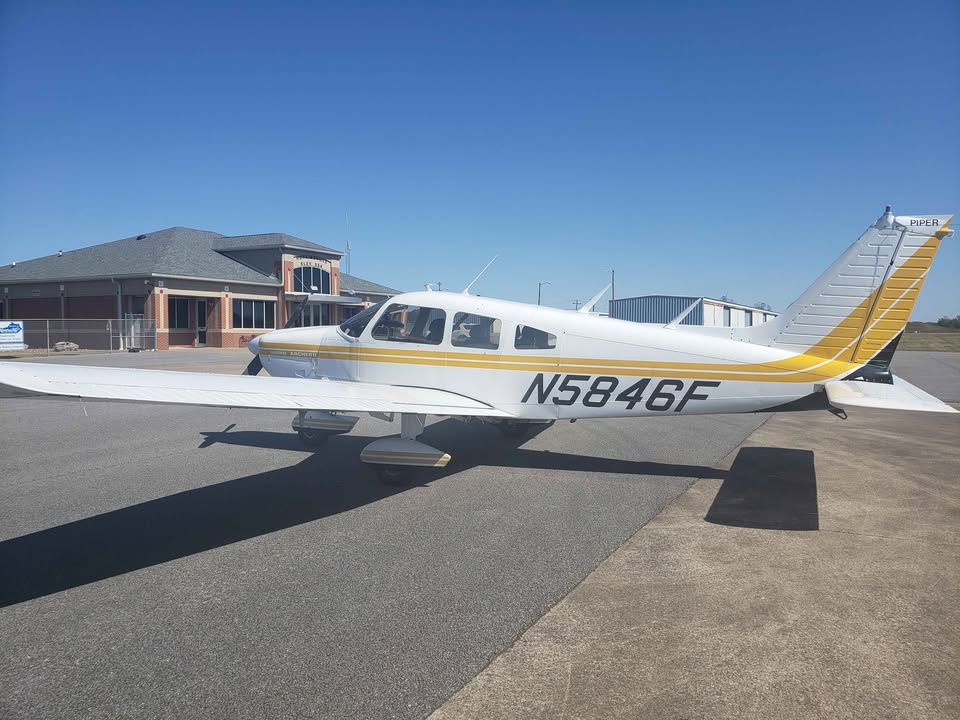 1976 Piper PA28-181 Archer II, photo 2