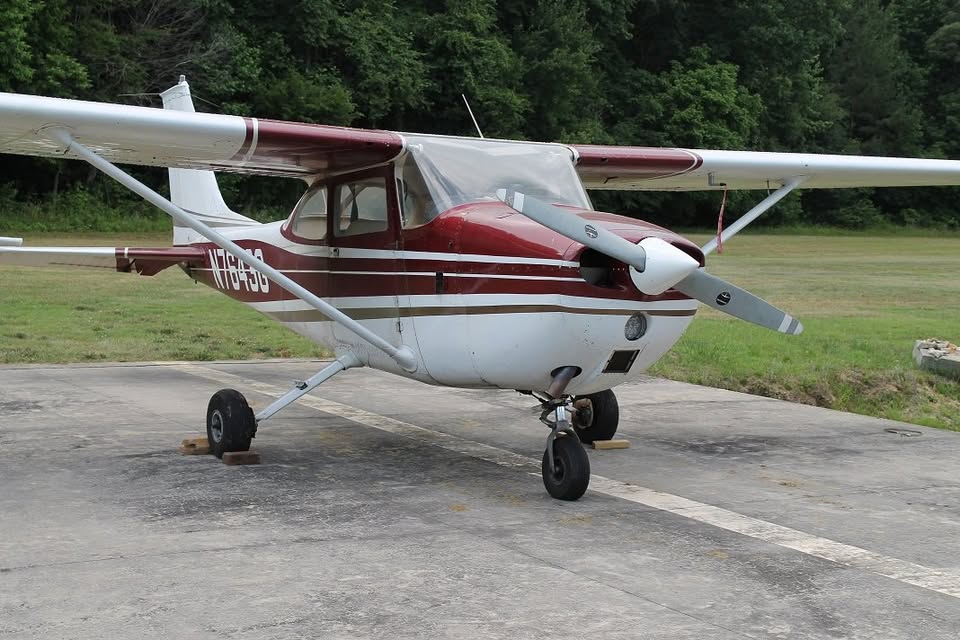 1970 Cessna 172, photo 2