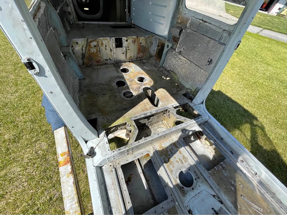 Cessna 210 fuselage, photo 1
