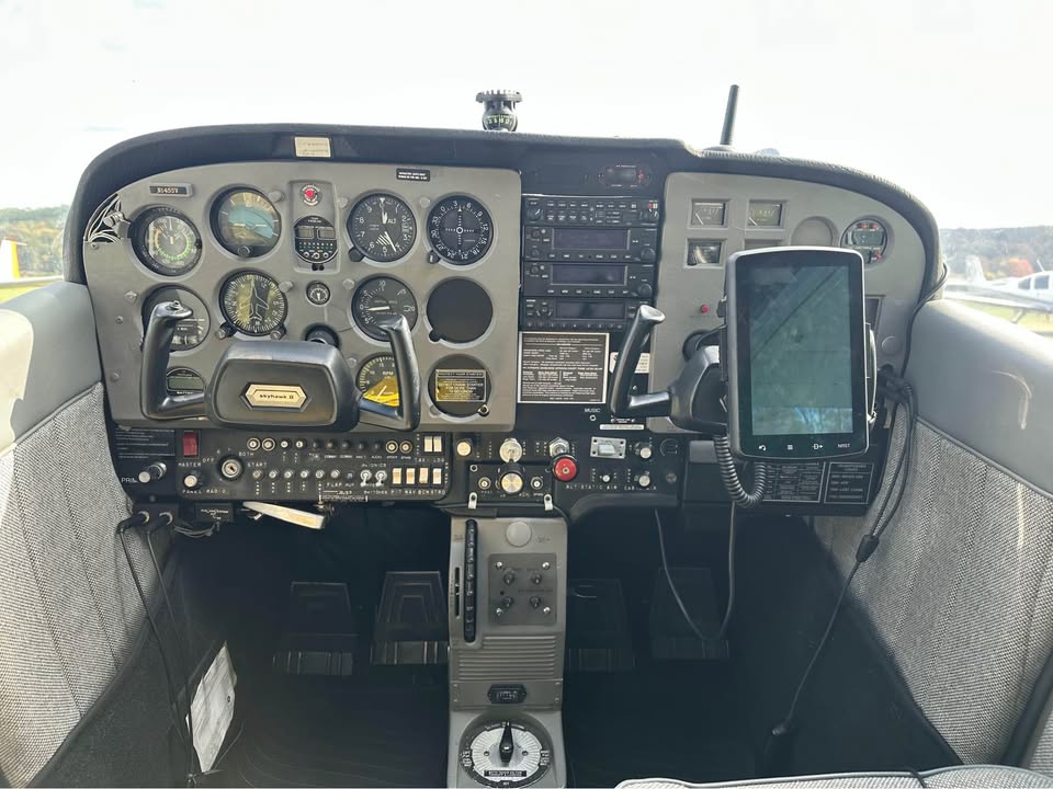 1975 Cessna 172M, photo 2