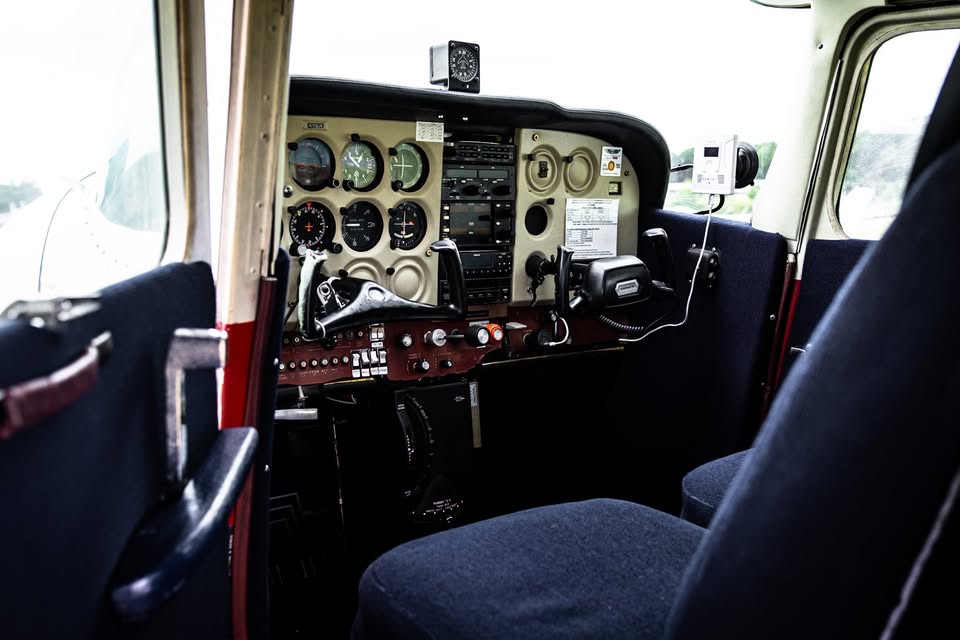 1977 Cessna 172n, photo 8