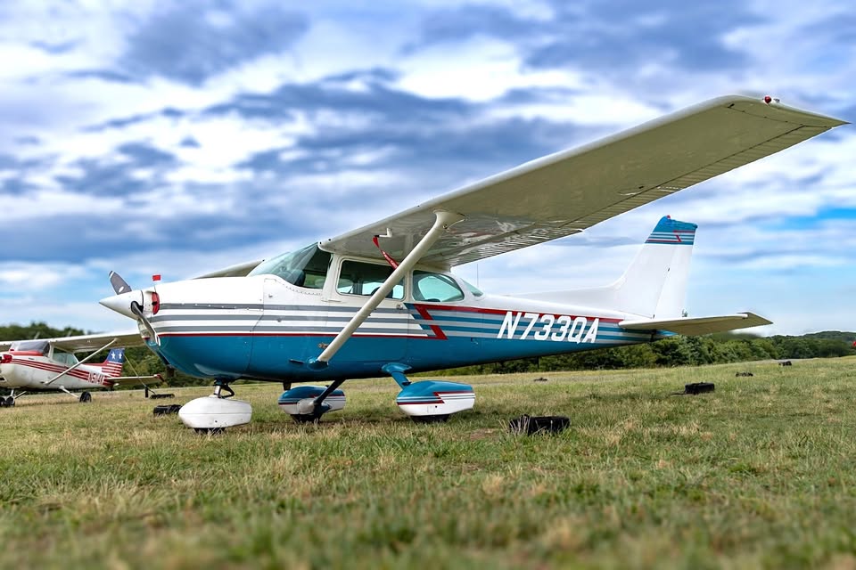 1977 Cessna 172n, photo 1