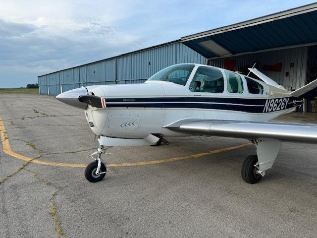 1963 Beechcraft Bonanza P35 (V-Tail), photo 2